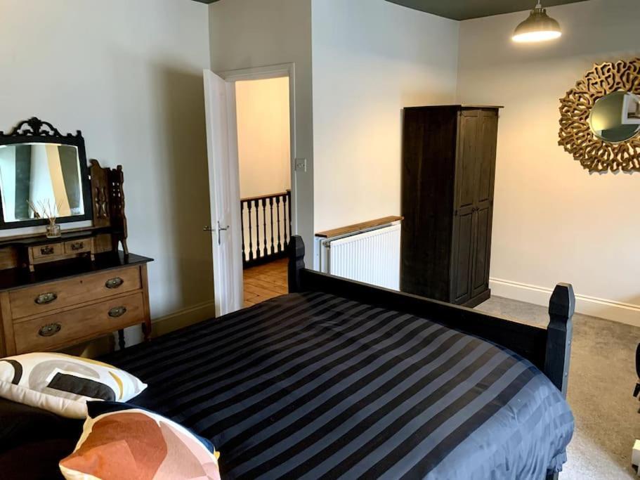 Chic Townhouse Near Tunnels Beaches Ilfracombe Eksteriør billede