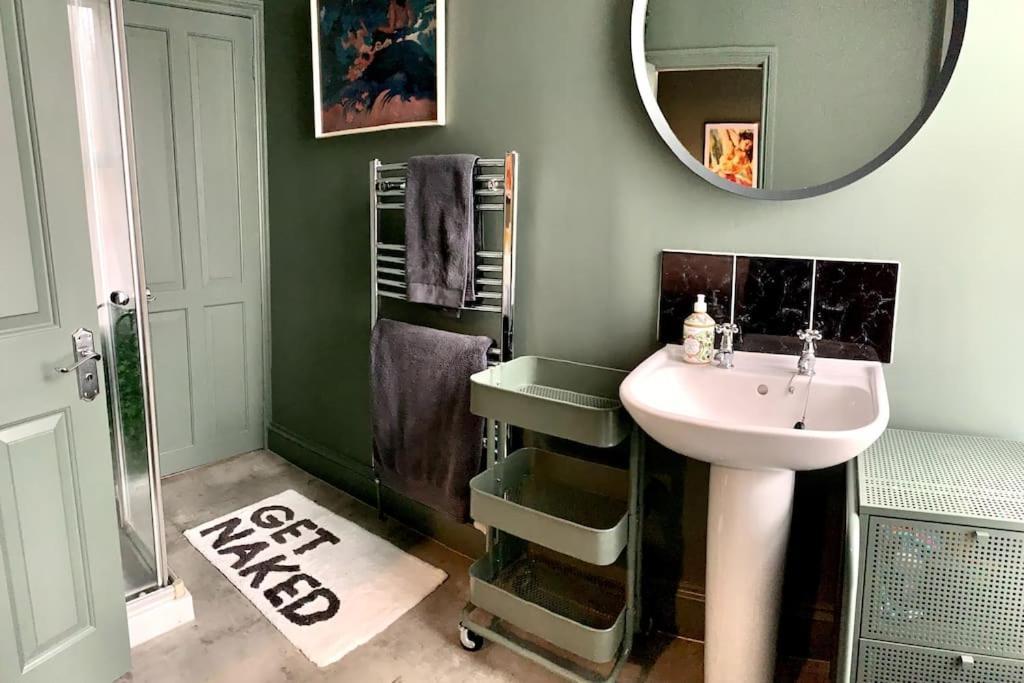Chic Townhouse Near Tunnels Beaches Ilfracombe Eksteriør billede