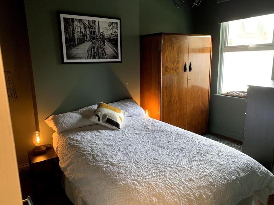 Chic Townhouse Near Tunnels Beaches Ilfracombe Eksteriør billede