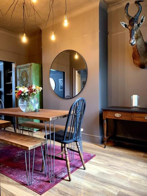 Chic Townhouse Near Tunnels Beaches Ilfracombe Eksteriør billede