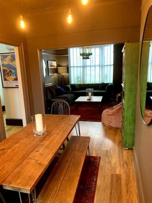 Chic Townhouse Near Tunnels Beaches Ilfracombe Eksteriør billede