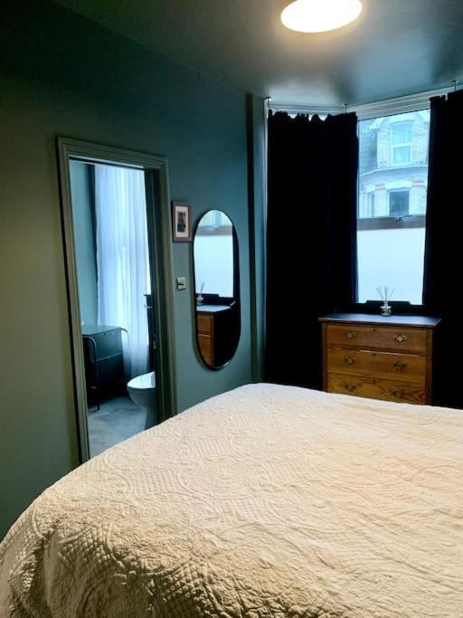 Chic Townhouse Near Tunnels Beaches Ilfracombe Eksteriør billede