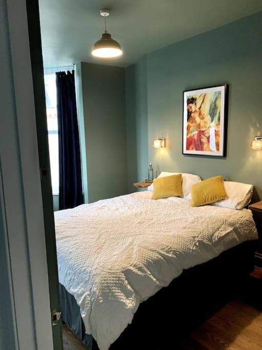 Chic Townhouse Near Tunnels Beaches Ilfracombe Eksteriør billede