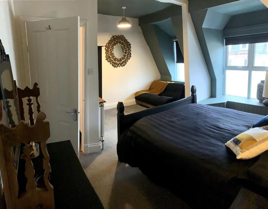 Chic Townhouse Near Tunnels Beaches Ilfracombe Eksteriør billede